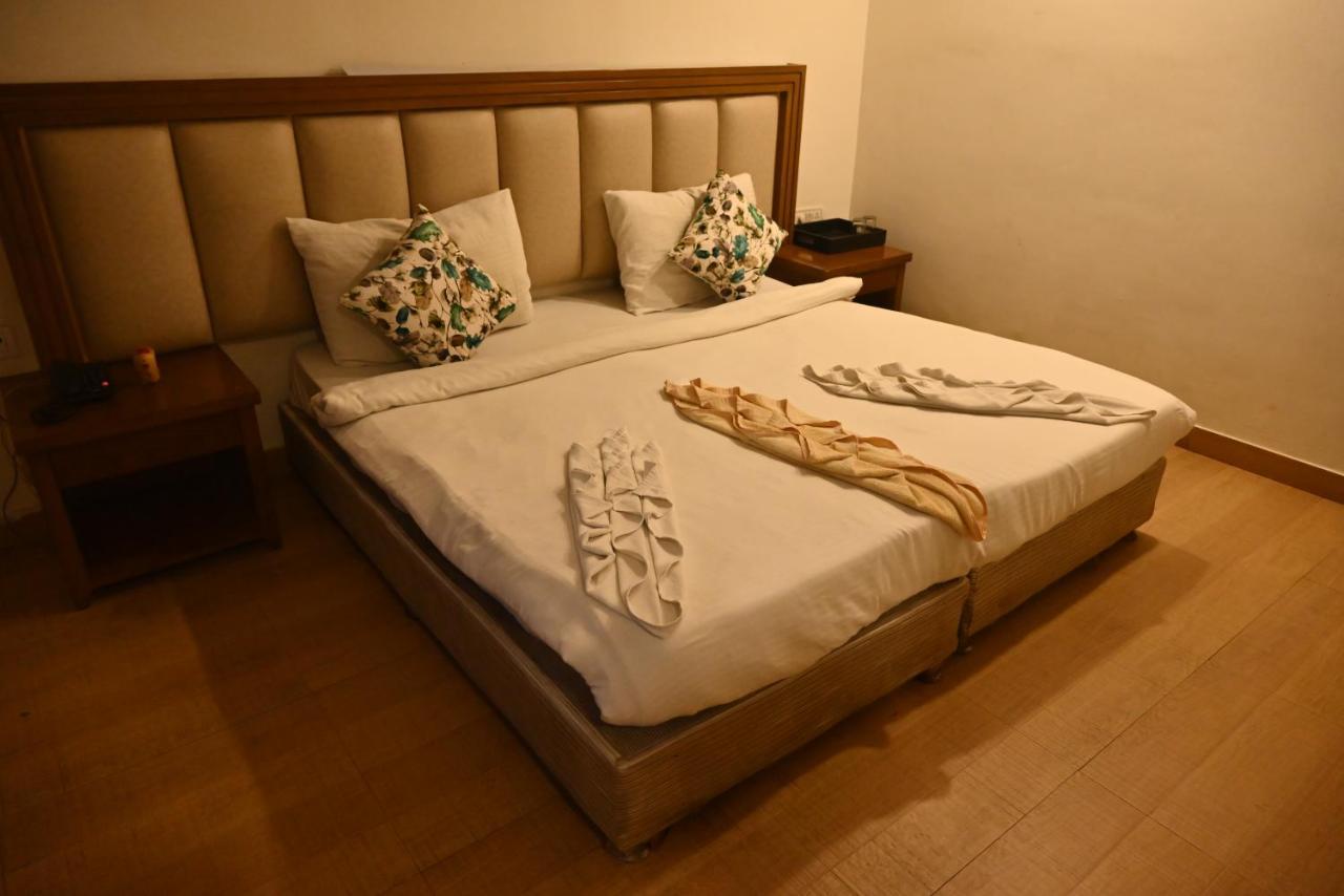 Hotel Sun Green 布巴内什瓦尔 外观 照片